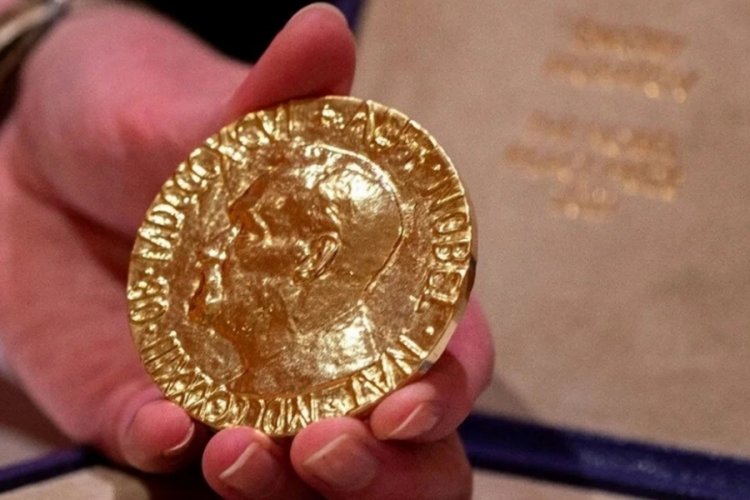 Rus gazeteci Nobel Barış &Ouml;d&uuml;l&uuml;'n&uuml; Ukrayna i&ccedil;in 103.5 milyon dolara sattı