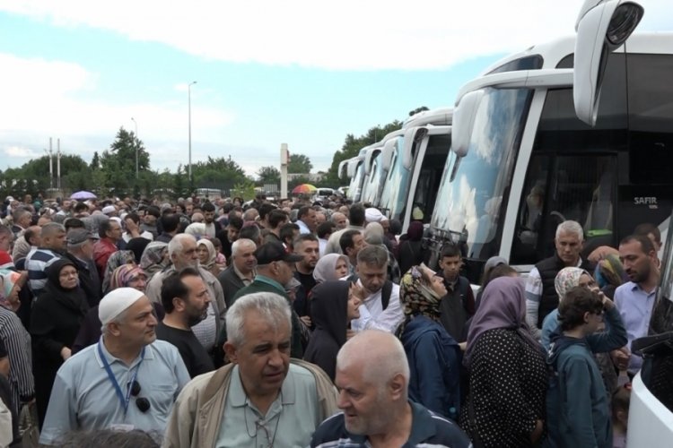 Bursa'da hacı adaylarına dualarla uğurlama