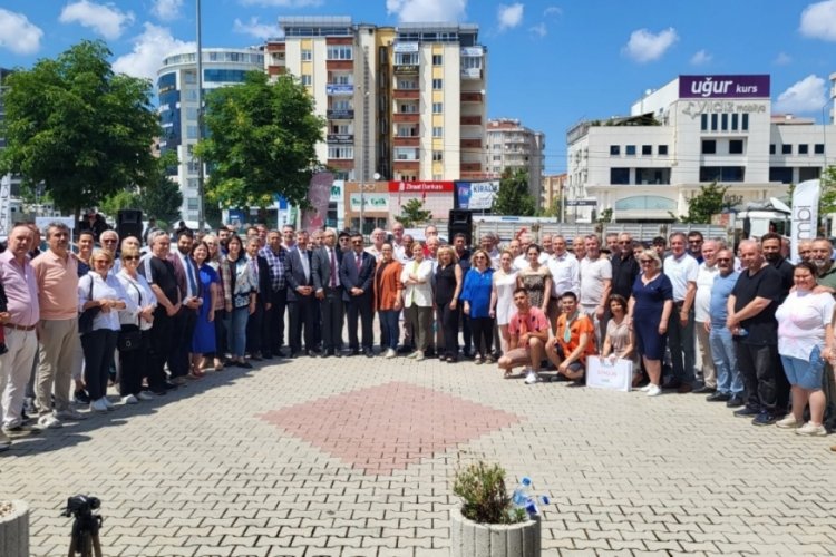 İYİ Parti Bursa'dan akaryakıt zammı protestosu