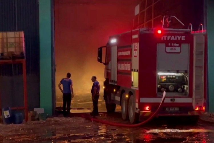 Kurulma aşamasındaki yağ fabrikası alev alev yandı