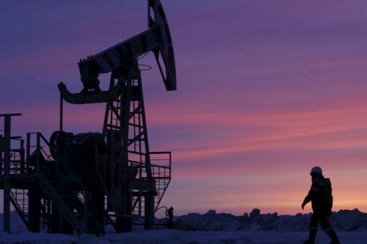K&uuml;resel enerji yatırımlarının 2,4 trilyon dolara ulaşacağı &ouml;ng&ouml;r&uuml;l&uuml;yor