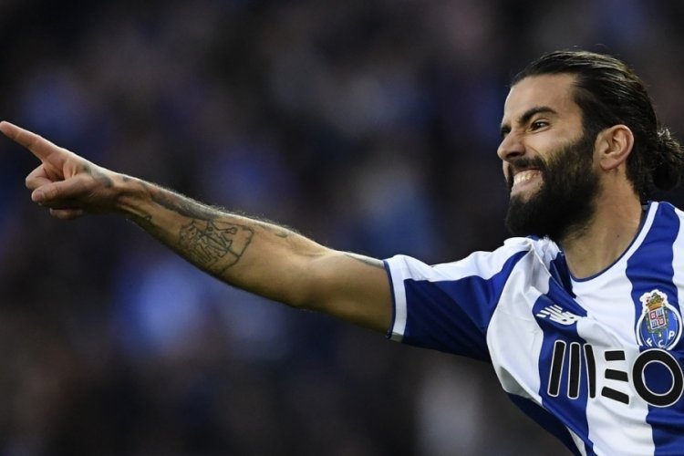 Fener'de Portekiz r&uuml;zgarı s&uuml;r&uuml;yor!