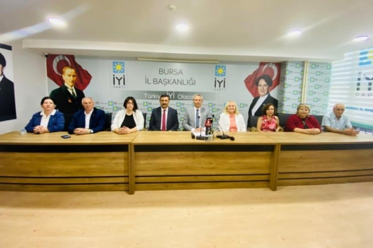İYİ Parti Bursa İl Başkanlığı 2021-22 eğitim &ouml;ğretim yılını değerlendirdi