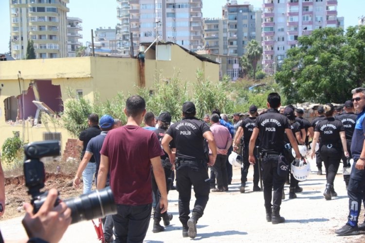 Adana'da gecekondu yıkımında gerginlik yaşandı