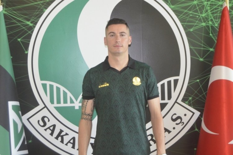 Sakaryaspor, Odise Roshi ile 2 yıllık s&ouml;zleşme imzaladı