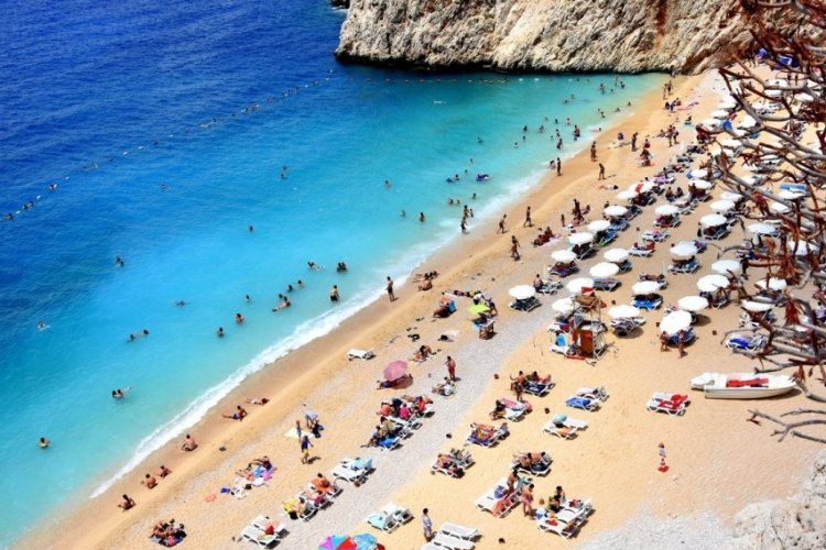 Yabancı turist sayısı 2021 yılına g&ouml;re y&uuml;zde 207 arttı (&Ouml;ZEL HABER)