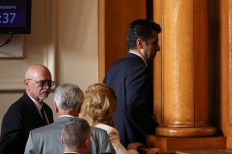 Bulgaristan'ın batı yanlısı h&uuml;k&uuml;meti altı ay sonra &ccedil;&ouml;kt&uuml;