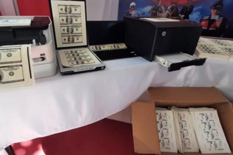 L&uuml;ks rezidansa operasyon! Sahte 3 milyon dolar ele ge&ccedil;irildi