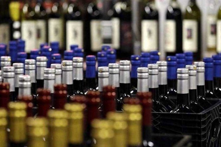 Elazığ'da 100 litre ka&ccedil;ak şarap ele ge&ccedil;irildi