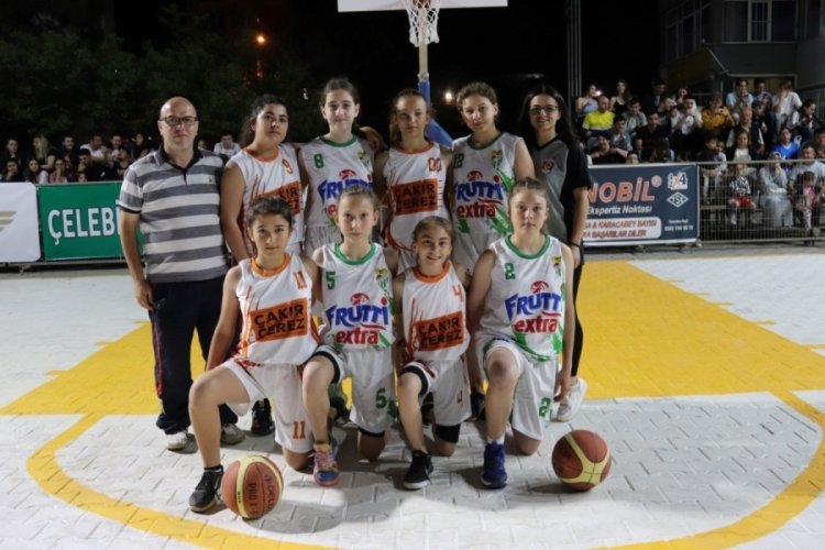 Bursa'da sokak basketbolu nefesleri kesti