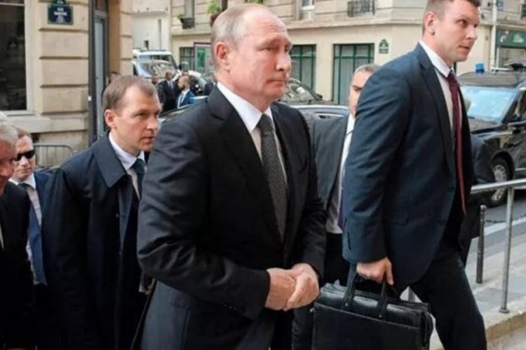 Putin'in n&uuml;kleer &ccedil;antasını taşıyan albay vuruldu