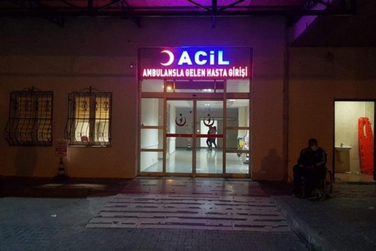 Balık avlarken tekneden denize d&uuml;şen şahıslardan biri hayatını kaybetti