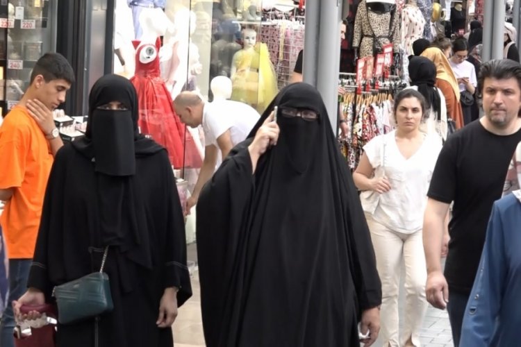 Bursalı esnafın g&ouml;z&uuml; kulağı gelecek turistlerde