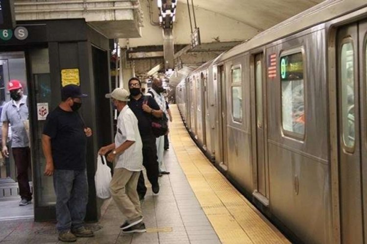 New York metrosunda panik dolu anlar