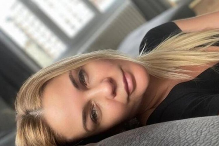 Emine &Uuml;n bikinisiyle ters ışık kurbanı olmaktan korktu!