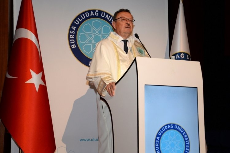 Uludağ &Uuml;niversitesi enstit&uuml;lerinde mezuniyet coşkusu yaşanıyor