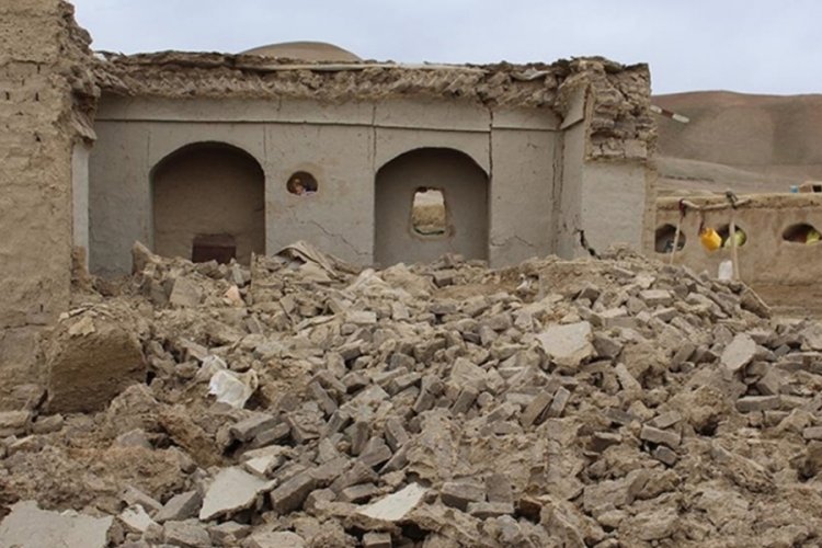 Afganistan'da art&ccedil;ı sarsıntı: 5 &ouml;l&uuml;, 11 yaralı