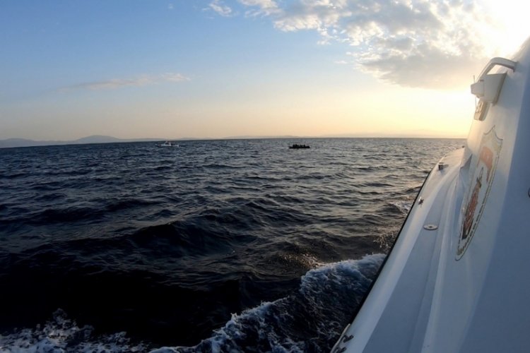 İzmir'de 13 g&ouml;&ccedil;men kurtarıldı
