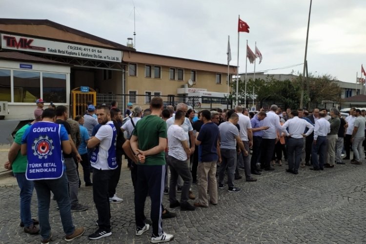Bursa'daki T.M.K.K. Teknik Metal Kaplama ve Kataforez Fabrikası'nda iş&ccedil;iler &uuml;retimi durdurdu