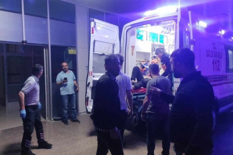Bursa'da eğlence mek&acirc;nına t&uuml;fekle ateş a&ccedil;ıldı: 1'i polis 6 kişi yaralı