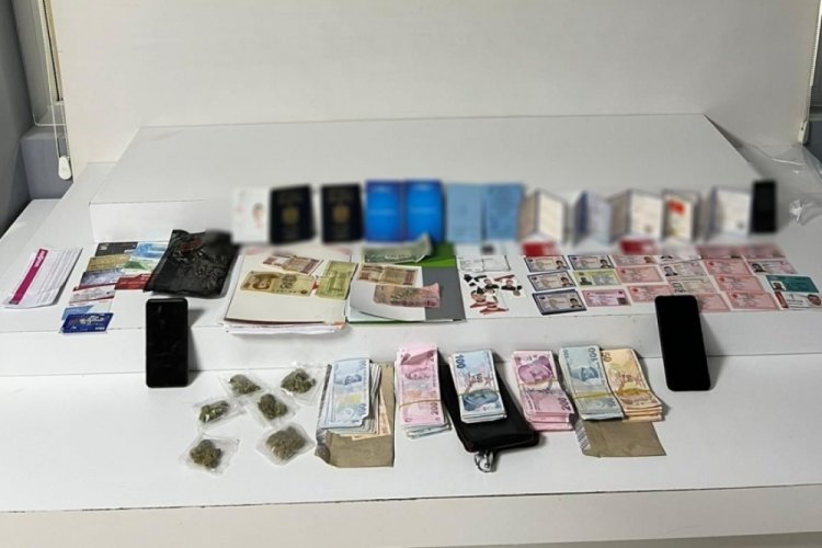 &Ouml;ğrencilere uyuşturucu satan şahıslar yakalandı
