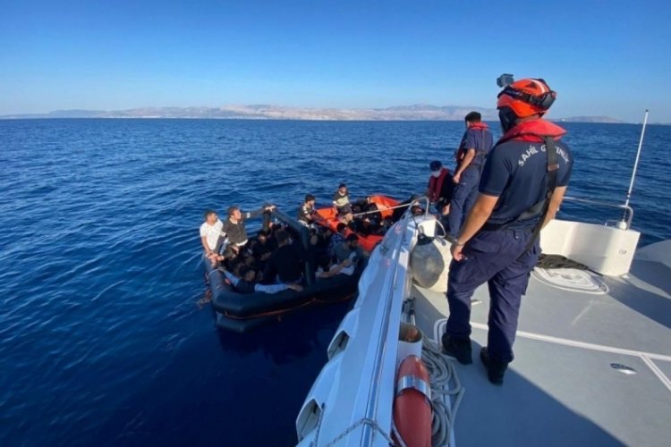 Yunan unsurunun geri ittiği 44 g&ouml;&ccedil;men &Ccedil;eşme a&ccedil;ıklarında kurtarıldı
