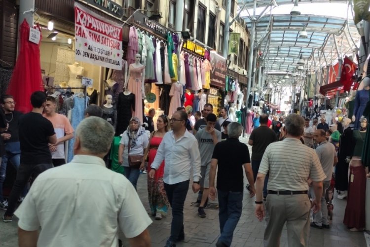 Bursa'da tarihi &ccedil;arşıda esnaf birbirine girdi