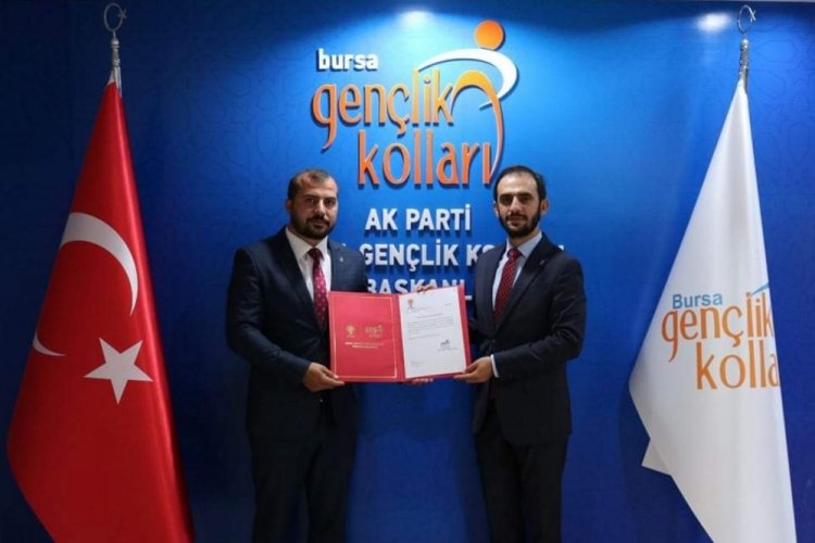 AK Parti Mudanya Gen&ccedil;lik Kollarına T&uuml;rk atandı