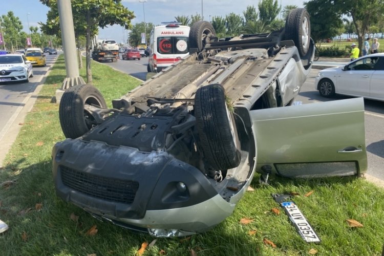 Kontrolden &ccedil;ıkan otomobil takla attı: 4 yaralı