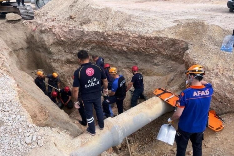 Toprak altında kalan iş&ccedil;i yaşamını yitirdi