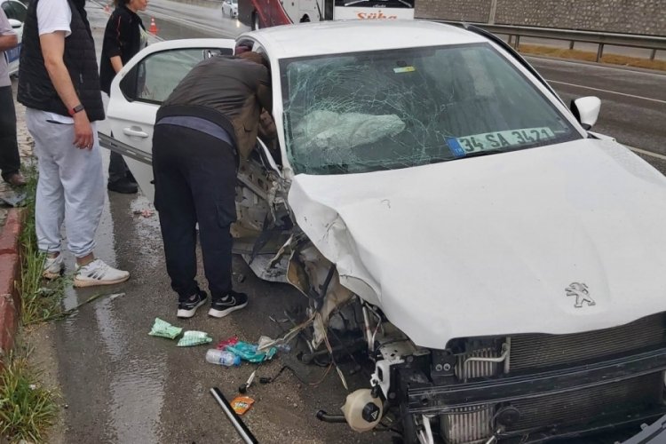 Cenaze d&ouml;n&uuml;ş&uuml; feci kaza: 4 yaralı