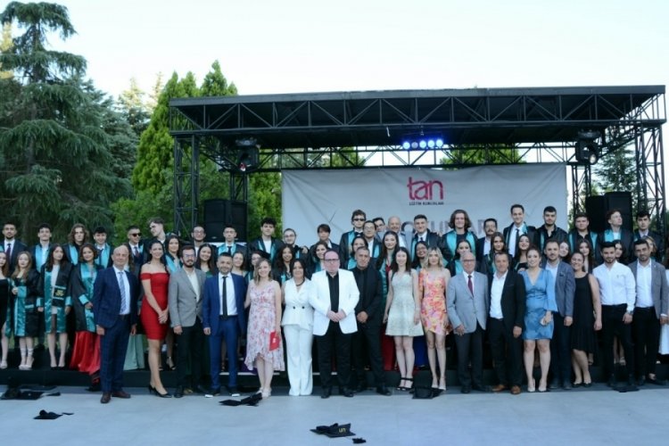 Tan Okulları Anadolu ve Fen Lisesi'nde mezuniyet coşkusu