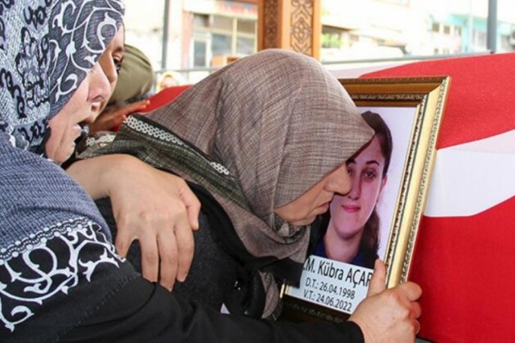 Sevgilisi tarafından &ouml;ld&uuml;r&uuml;len polis memuru K&uuml;bra toprağa verildi