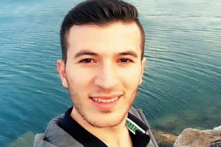 Manisa'da otomobilin &ccedil;arptığı motosikletin s&uuml;r&uuml;c&uuml;s&uuml; &ouml;ld&uuml;