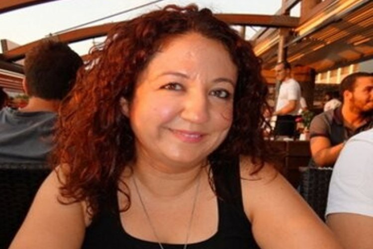 Doktor &Ouml;zge Timur'un &uuml;z&uuml;c&uuml; &ouml;l&uuml;m&uuml;: Cesedini komşuları buldu
