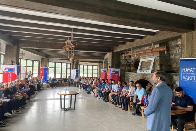 Bursa G&uuml;rsu'da gen&ccedil;ler pandemi sonrası sağlık &ccedil;alıştayında bir araya geldi