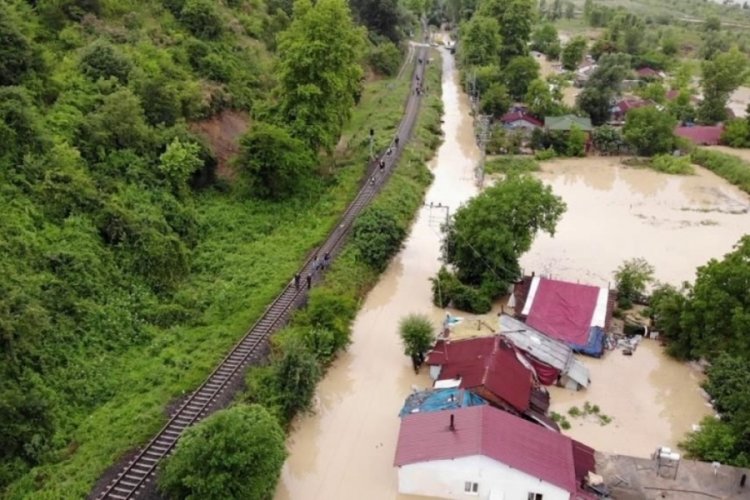 Karadeniz'de sel: Zonguldak ve Bartın'da dereler taştı