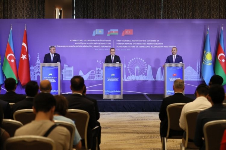 Mevl&uuml;t &Ccedil;avuşoğlu: Riskler var, krizler var ama beraberinde fırsatlar da var