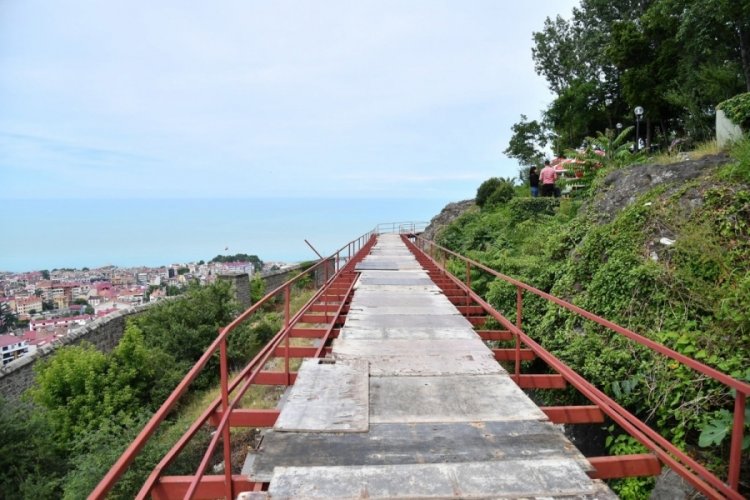 Trabzon'un ilk seyir terası Boztepe'ye yapılıyor