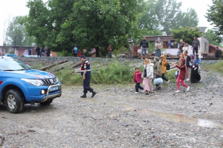 Zonguldak K&ouml;pr&uuml;başı Mahallesi &ouml;nlem ama&ccedil;lı boşaltılıyor