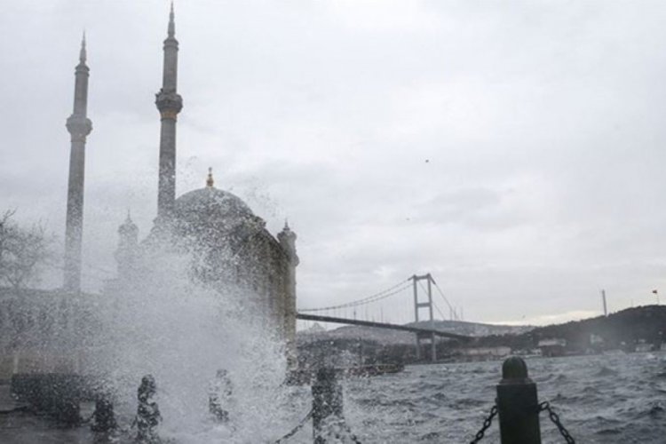 AKOM saat verdi:  İstanbul'a fırtına uyarısı!