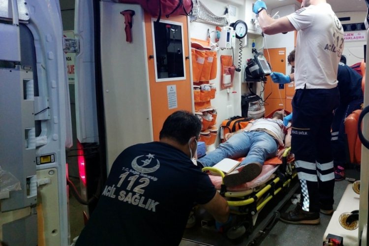 Uzman &ccedil;avuş kazara silahla kendini vurdu