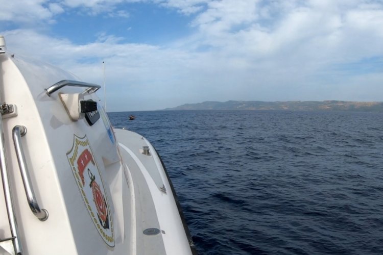 &Ccedil;anakkale a&ccedil;ıklarında 49 g&ouml;&ccedil;men kurtarıldı