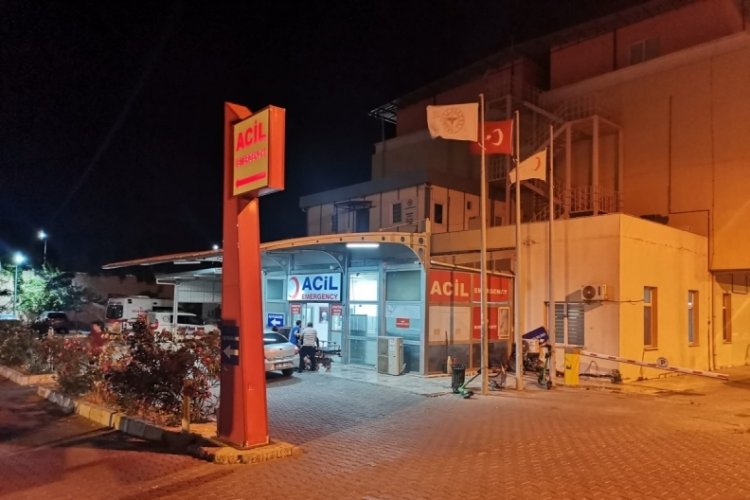İzmir'de servis minib&uuml;s&uuml;n&uuml;n &ccedil;arptığı yaya hayatını kaybetti