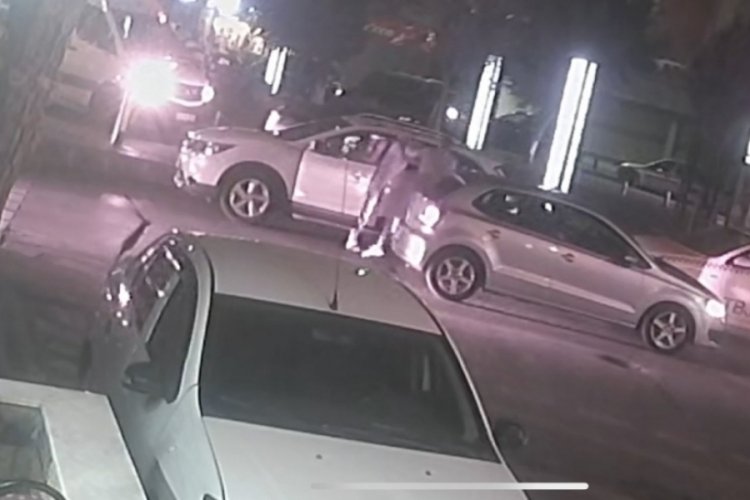 Trafik kavgasını ayırmaya &ccedil;alışan baba ve oğlu bı&ccedil;aklandı