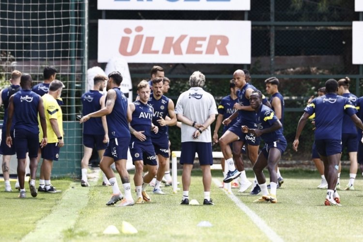Fenerbah&ccedil;e, yeni sezon hazırlıklarını s&uuml;rd&uuml;rd&uuml;