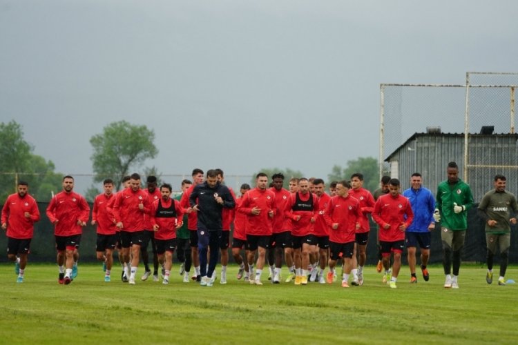 Gaziantep FK, &ccedil;alışmalarını Bolu'da s&uuml;rd&uuml;r&uuml;yor