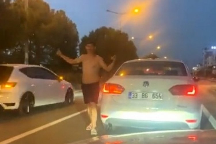 Mersin'de trafikte tartıştığı aileye dehşeti yaşatan şahıs tutuklandı