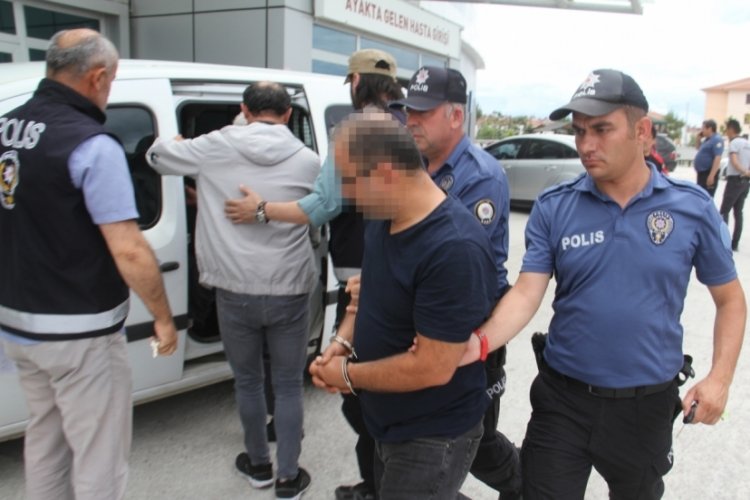 Konya'da ka&ccedil;ak tabanca imalathanesine yapılan baskında 3 kişi g&ouml;zaltına alındı