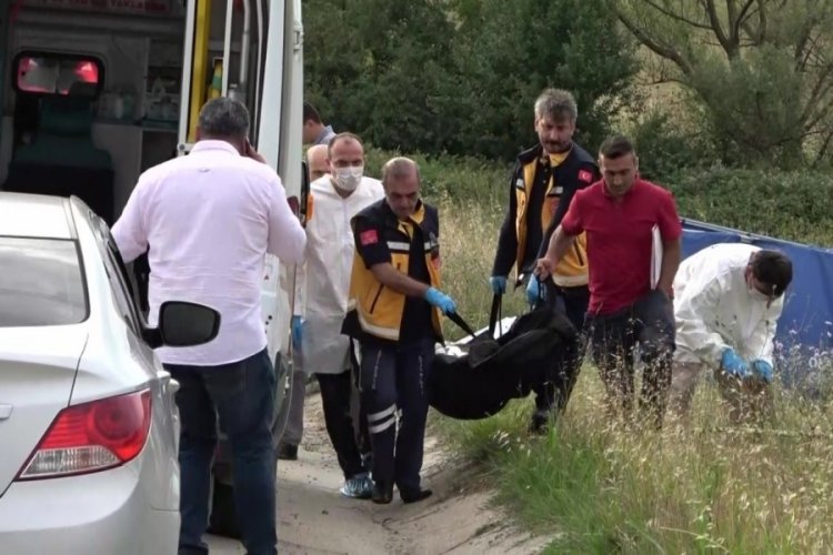 İstanbul'da boş arazide erkek cesedi bulundu